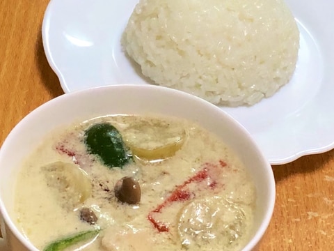 タマゴナスとチキンのグリーンカレー♬